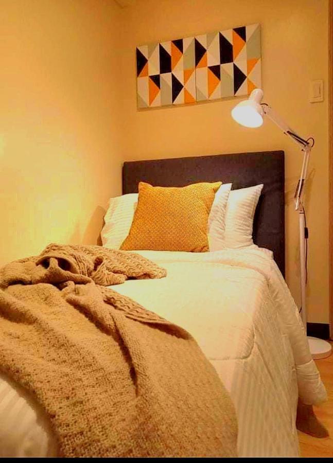 The Lancris Residences, 2 Bedrooms, 1 Bathroom, Living-Room, Kitchen & Pool Is Free Paranaque City Exterior foto